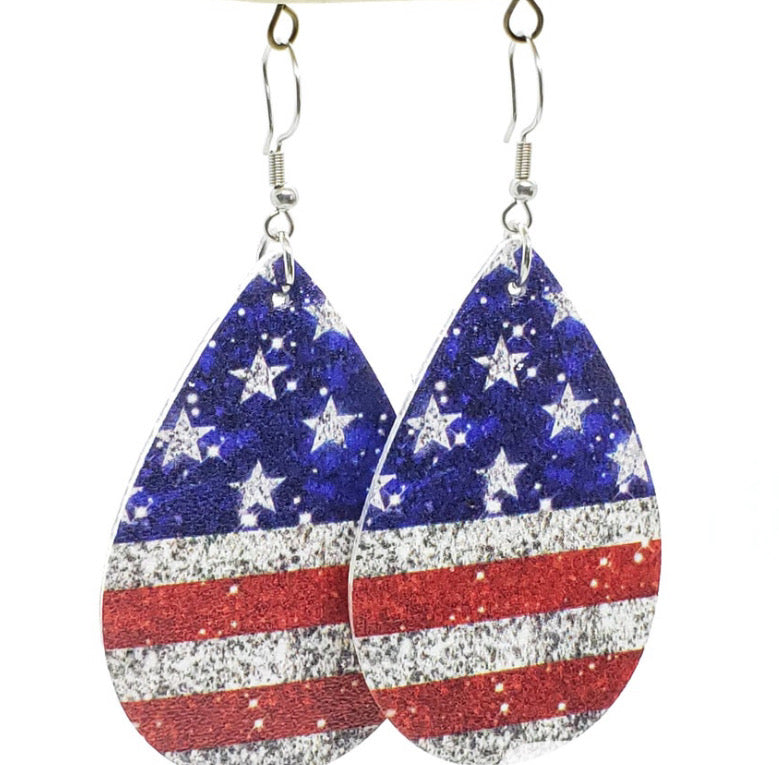 AMERICAN FLAG COLLECTION. Teardrop shaped earrings.