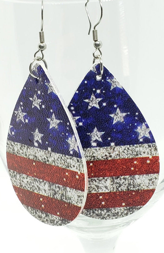 AMERICAN FLAG COLLECTION. Teardrop shaped earrings.