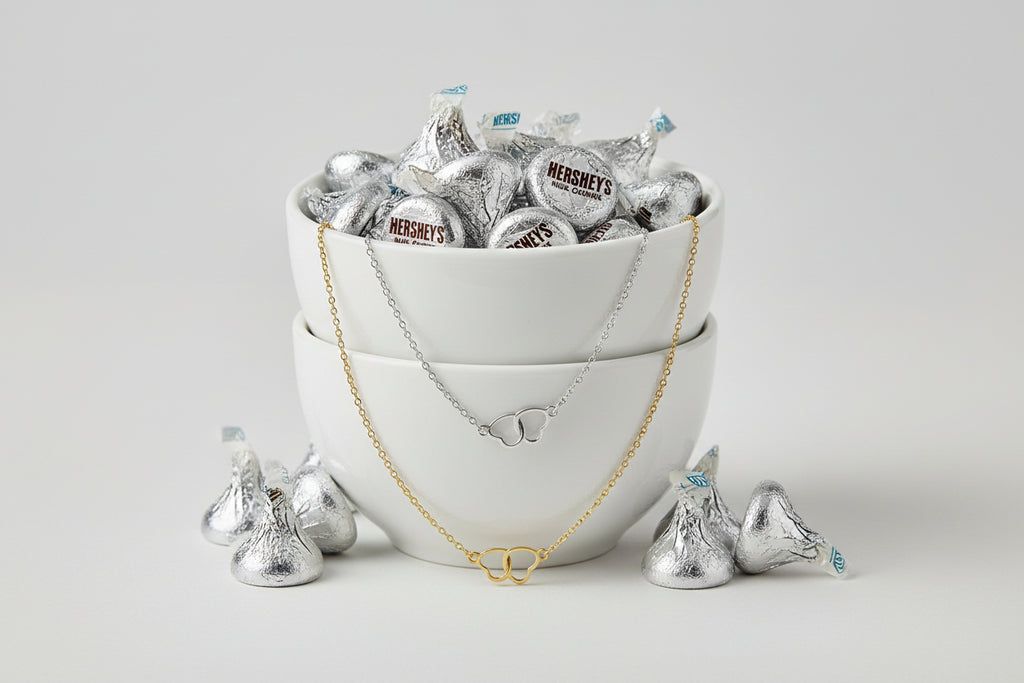 DOUBLE HEART NECKLACE.I Interlocking heart design.