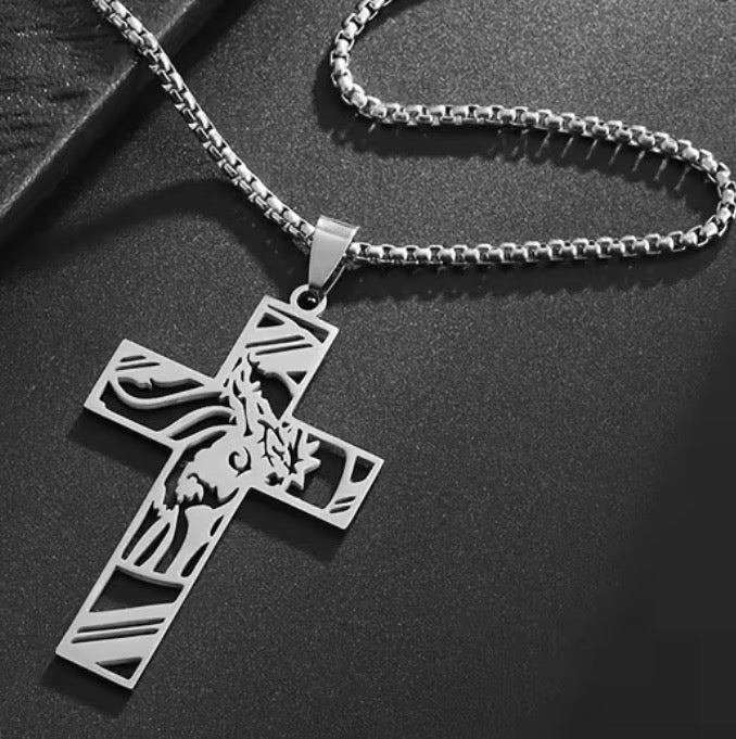 Jesus Necklace. Face of Jesus wearing crown of thorns.