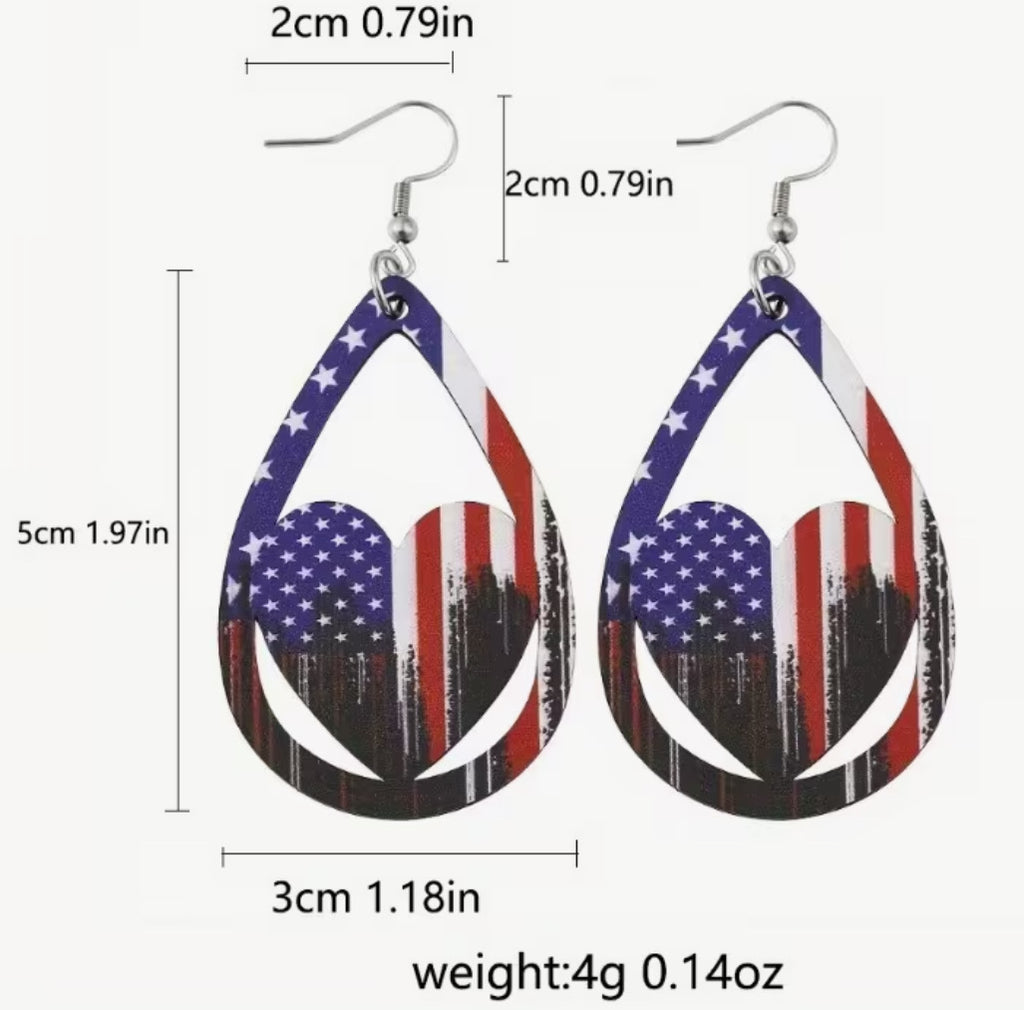 AMERICAN FLAG COLLECTION. Teardrop shaped earrings. With inner Heart