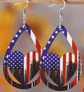 AMERICAN FLAG COLLECTION. Teardrop shaped earrings. With inner Heart