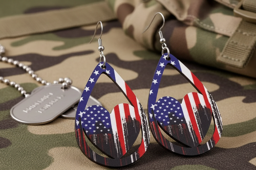AMERICAN FLAG COLLECTION. Teardrop shaped earrings. With inner Heart